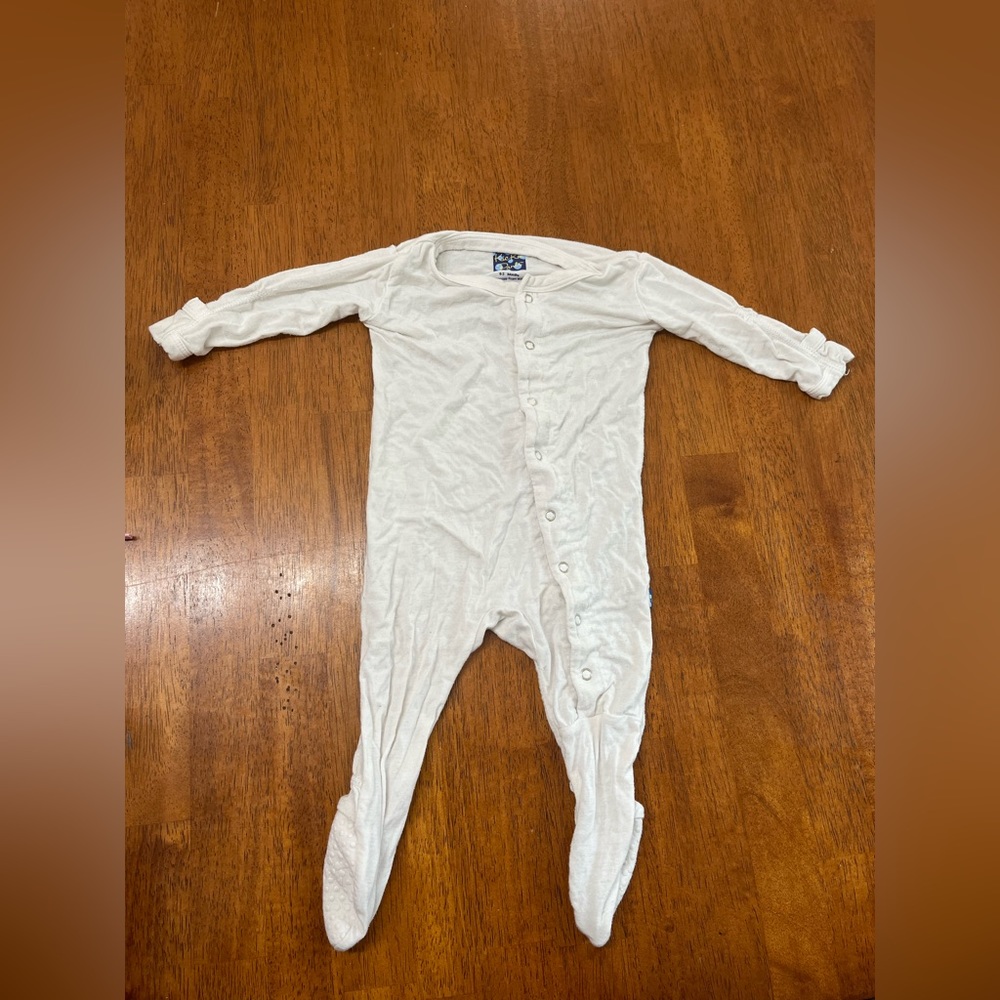 Kickee Pants 0-3m snap footie